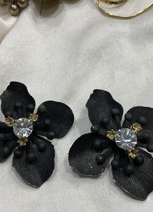 🖤✨ винтажные матовые черные серьги-цветы с большим кристаллом в стиле gothic chic / dramatic 80s (vintage black floral statement earrings) 🥀✨