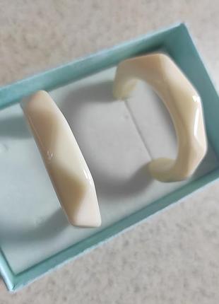 Серьги сережки серёжки кольца белые молочные 6