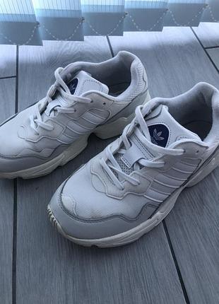 Кросівки adidas