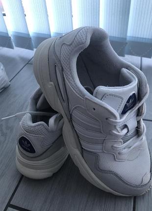 Кросівки adidas 2