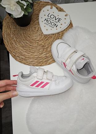 Білі демі кросівки adidas tensaur sport з яскраво-рожевими фірмовими смужками та застібками на липучках, комбінованих верх, 9 (26,5) устілка 16,5 см
