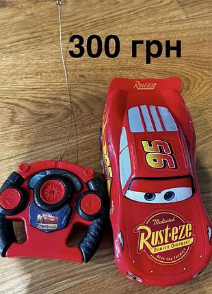 Машинки на пульті керування