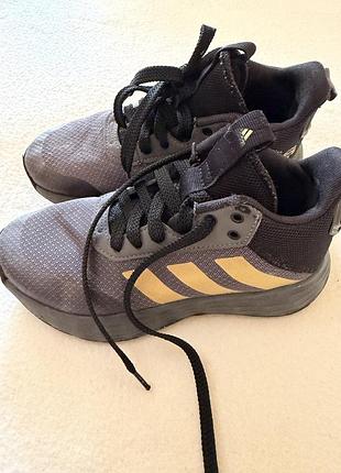 Кросівки adidas