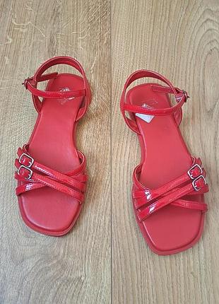 Красные босоножки для девочки zara 4