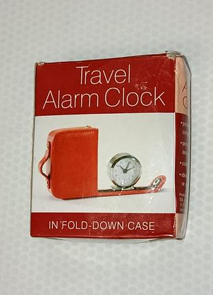 Винтажный дорожный будильник в складном кожаном чехол-вализке (travel alarm clock)
(компактные кварцевые часы-будильник в защитном футляре)