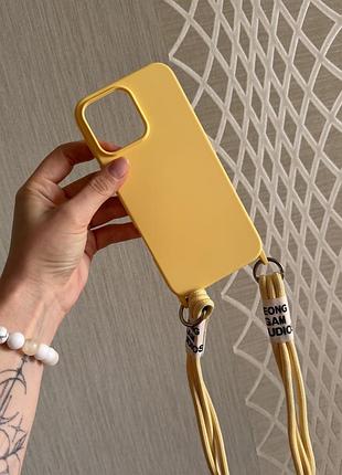 Чохол для iphone 16 pro max зі шнурком