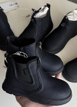 Чоботи zara