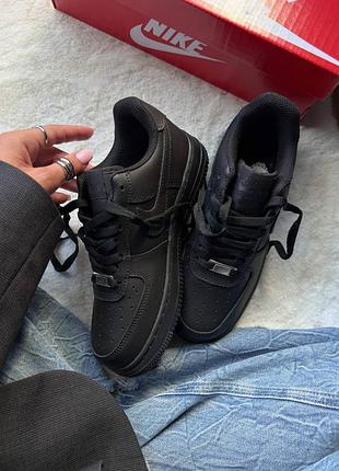 Air force 1 low black premium