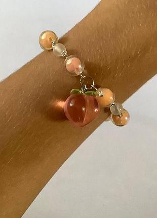 Браслетик с персиком 2