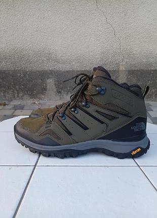 Ботинки фирмы the north face hedgehog mid futurelight(не промокают)
размер 45.5 длина стельки 29 см
состояние идеально 2