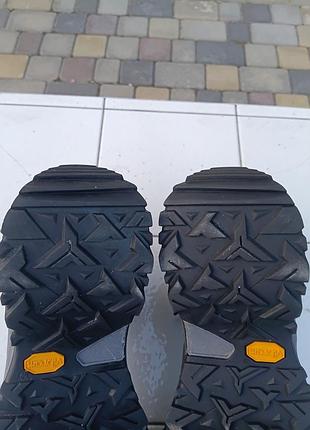 Ботинки фирмы the north face hedgehog mid futurelight(не промокают)
размер 45.5 длина стельки 29 см
состояние идеально 10