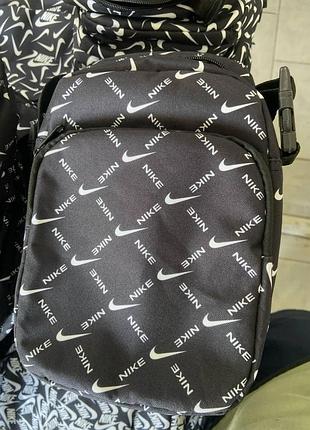 Барсетка чорна nike v6