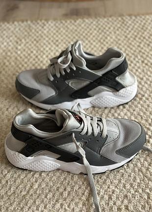 Оригінальні кросівки nike