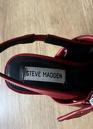 Червоні туфлі на підборах steve madden 2