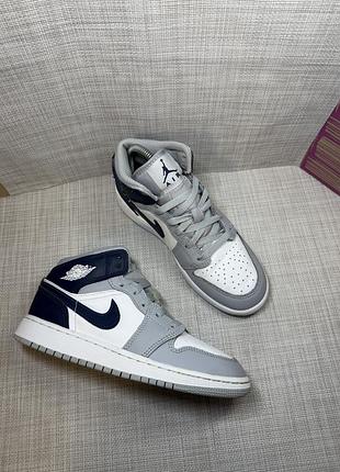 Оригінальні кросівки високі шкіряні хайтопи jordan nike