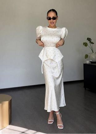 Сукня атласна святкова з баскою