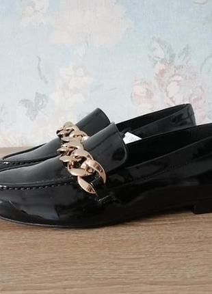 Туфли zara лак золотая цепь 38
