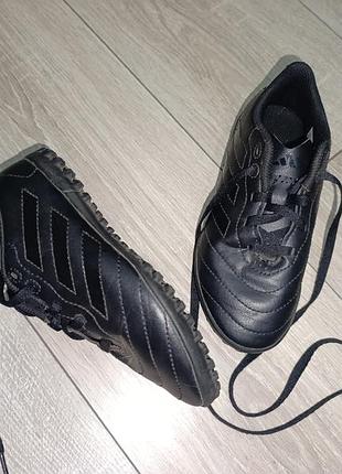 Футзалки сороконожки adidas оринінал 31-31.5 розиір 19.5 см устілка