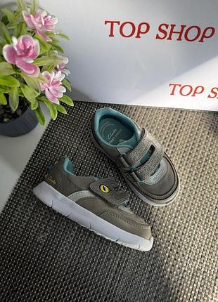 Оригинальные кроссовки детские кожаные clarks липучка