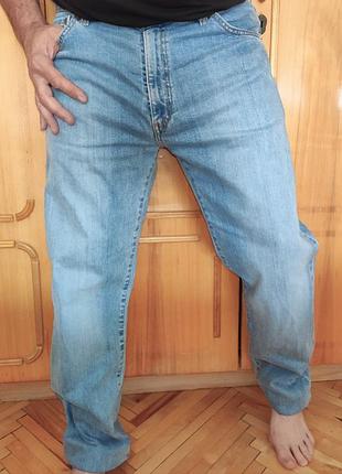 Стильные фирменные джинсы бренд levi's.36-34.