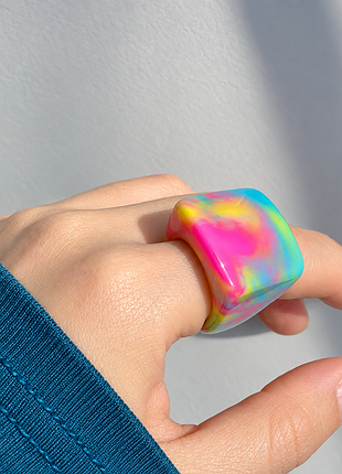 Яскраве велике акрилове кільце 🌈