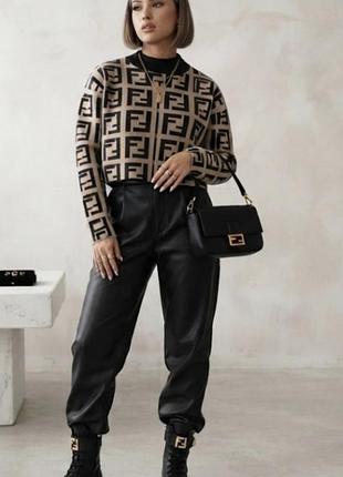 Укорочений в'язаний худі  у стилі fendi