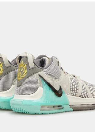 Кроссовки nike lebron witness 8 (размер 42 / 26.5 см) баскетбольные спортивные