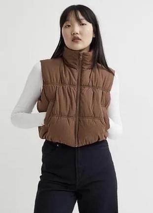 Утеплений жилет вкорочений h&m, розмір s, темний шоколад
