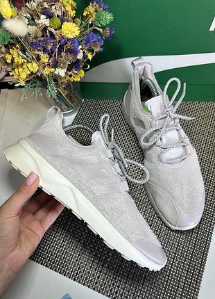 Оригинальные кроссовки adidas