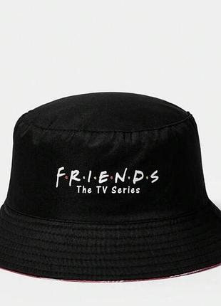 Черная двусторонняя панама (buckethat) в стиле культового сериала «друзья» (friends) с характерным логотипом