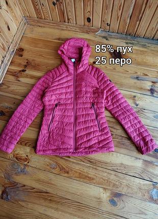 Женская ультралегкая пуховая куртка decathlon forclaz mt100 в ярко-розовом цвете xs