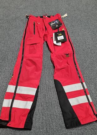 Штани salewa powertex вказано артикул 022346, який відповідає їх індивідуальному коду моделі в каталозі спецодягу бренду salewa, нові