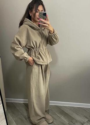 Спортивный костюм женский