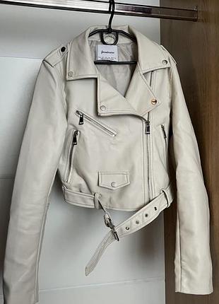 Косуха молочна stradivarius нова 4