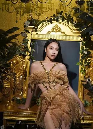 Коктейльне мереживне з декольте вечірнє в пол максі сукня old money шовкове міні плаття з корсетом з шлейфом з відкритими плечима з стразами