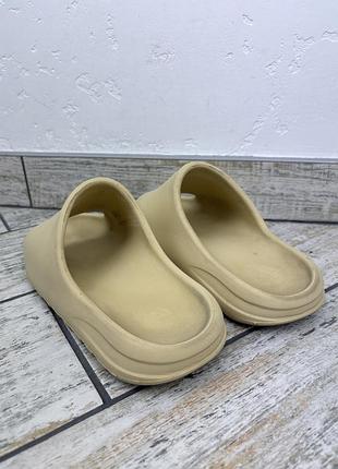 Adidas yeezy slide 5