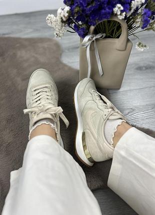 Жіночі оригінальні замшеві кросівки nike