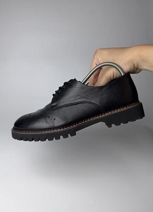 Шкіряні жіночі туфлі clarks 2