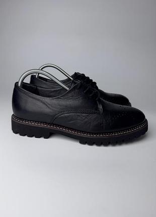 Шкіряні жіночі туфлі clarks