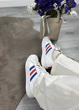 Жіночі оригінальні шкіряні кросівки adidas