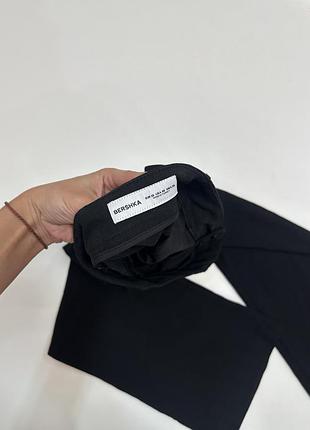 Брюки чорні класичні bershka 4