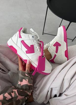 Off white out of office
white / fuchsia