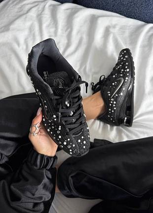 Nike shox r4
black pearl / rhinestone 6