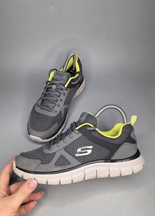 Кроссовки skechers track - bucolo в сером цвете с яркими лайовыми акцентами