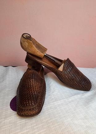 Жіночі коричневі мюлі з плетеної шкіри russell & bromley розмір 39