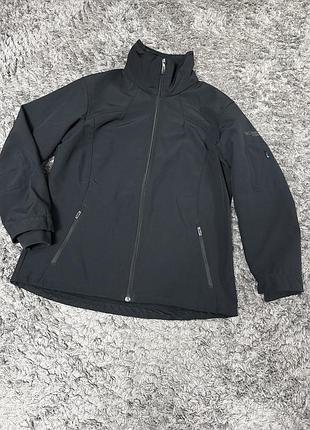 Жіноча куртка софтшел (softshell) бренду columbia в універсальному чорному кольорі.