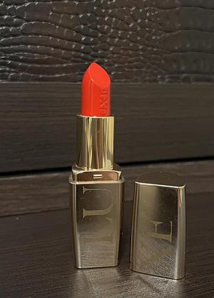 Помада avon luxe, вийшов термін придатності, на стан продукту не впливає