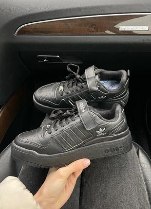 Adidas forum low black