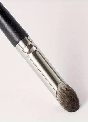 Пензлик для консилера та макіяжу у формі подушечки пальця (sculpting / belly brush) gecomo