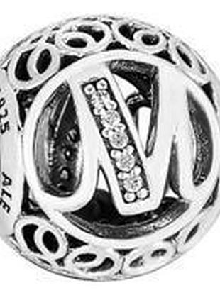 Серебряный шарм пандора «буква m» 791857cz